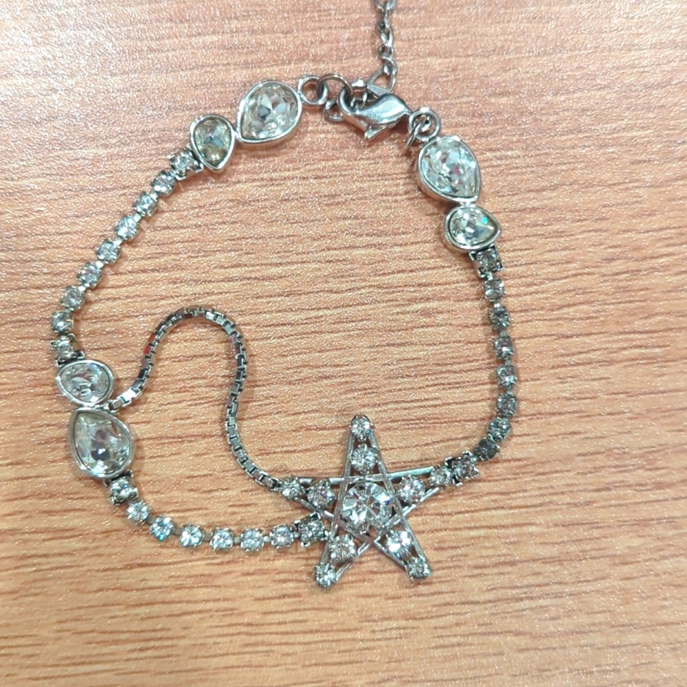 Swarovski star bracelet